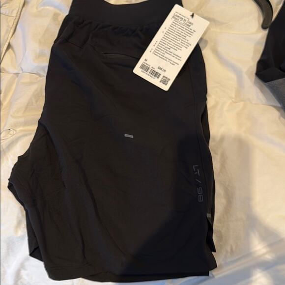Lululemon NWT license train men’s 7 inch lined SIze M - Picture 1 of 2